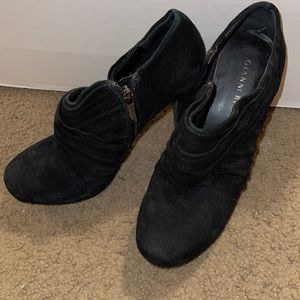 black zip up heel boots